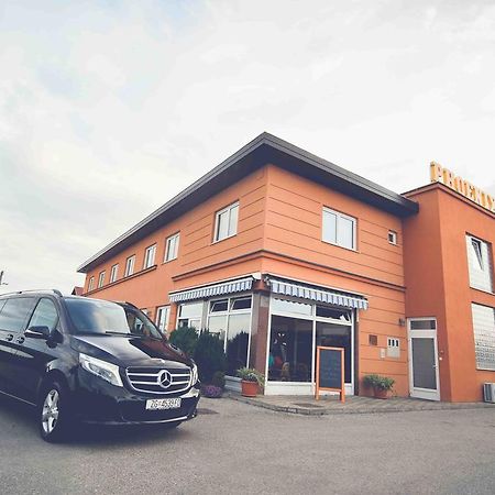 Hotel Phoenix Velika Gorica Bagian luar foto