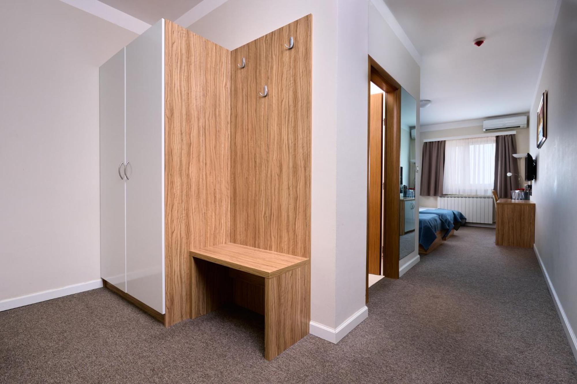 Hotel Phoenix Velika Gorica Ruang foto