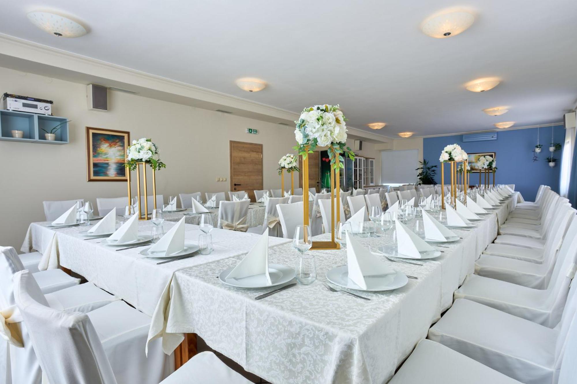 Hotel Phoenix Velika Gorica Bagian luar foto