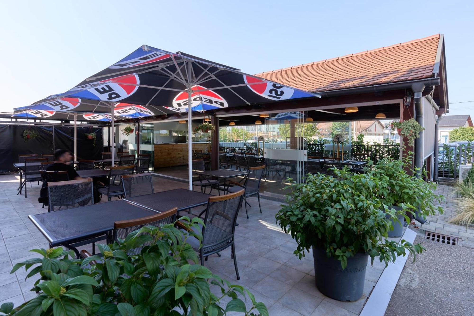 Hotel Phoenix Velika Gorica Bagian luar foto