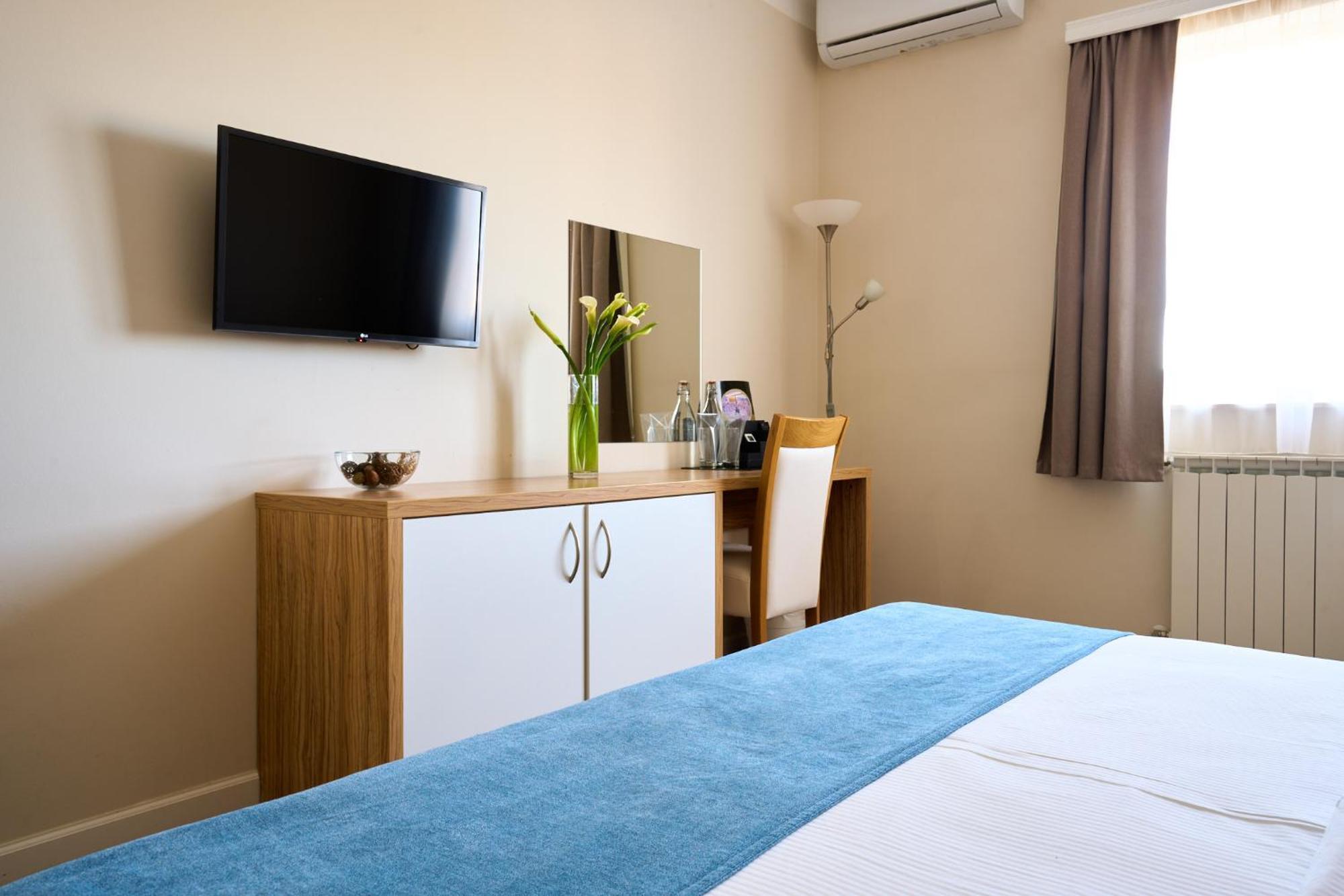 Hotel Phoenix Velika Gorica Ruang foto