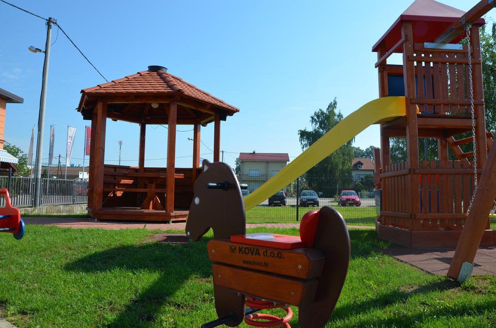 Hotel Phoenix Velika Gorica Bagian luar foto