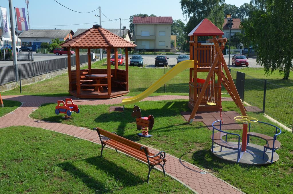 Hotel Phoenix Velika Gorica Bagian luar foto